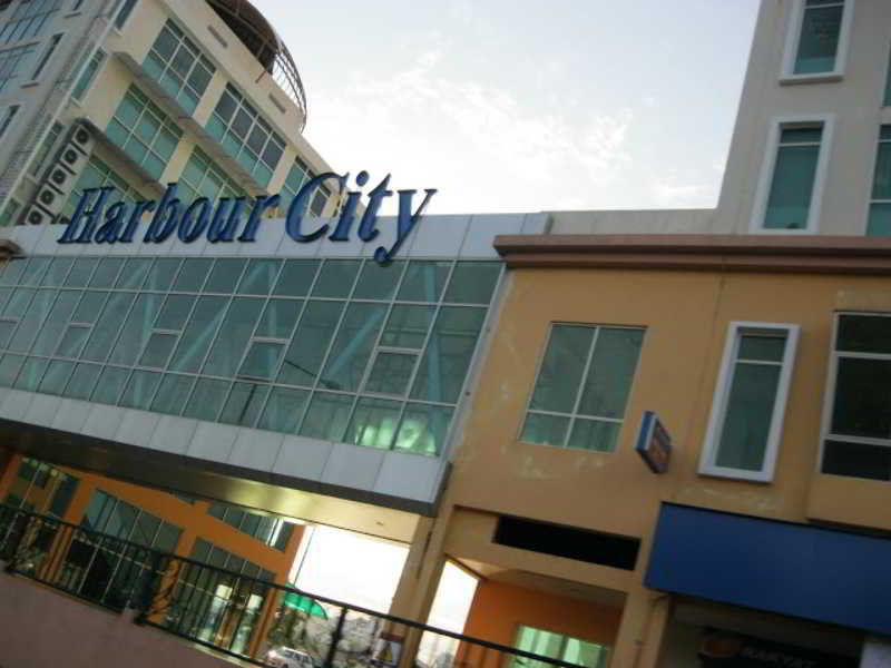 Zara's Boutique @ Harbour 3*